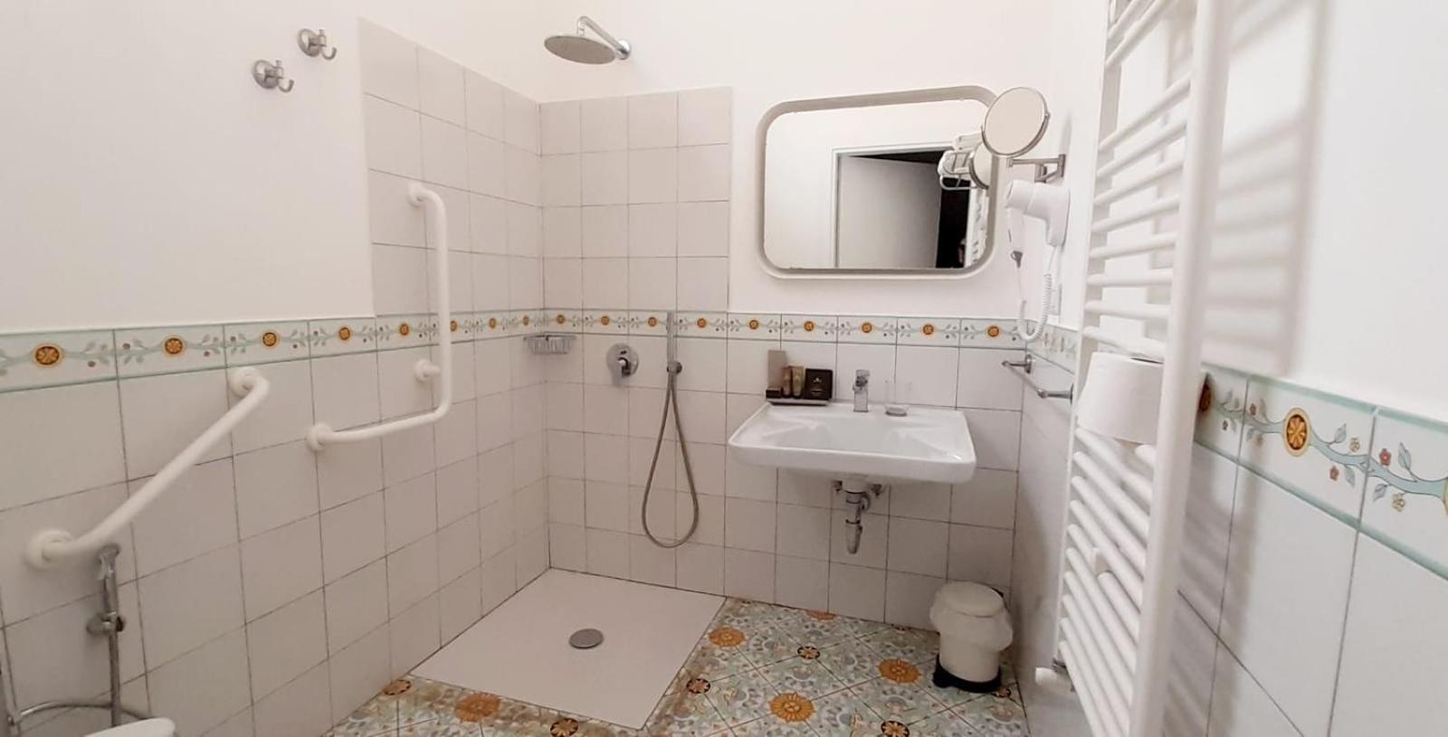 La Foresteria Di Maestina Barcellona-Pozzo di Gotto Room photo